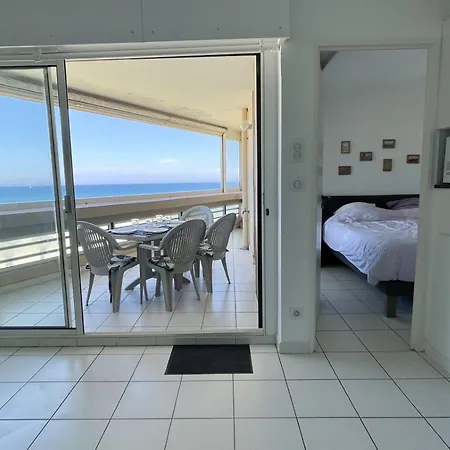 2 Pièces Avec Piscine Et Parking, Accès Direct - Fr-1-748-27 Appartement