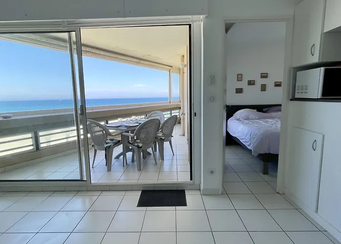 2 Pieces Avec Piscine Et Parking, Acces Direct - Fr-1-748-27 Apartamento