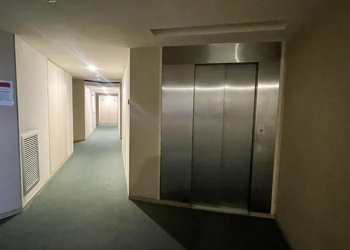 Apartamento 2 Pieces Avec Piscine Et Parking, Acces Direct - Fr-1-748-27 *